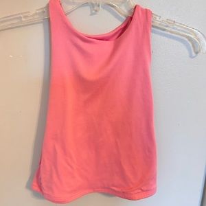 Adorable pink crop top!
